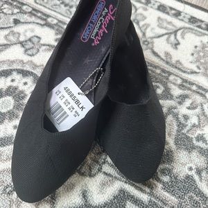 NWT - Sketcher Fashion knits flats